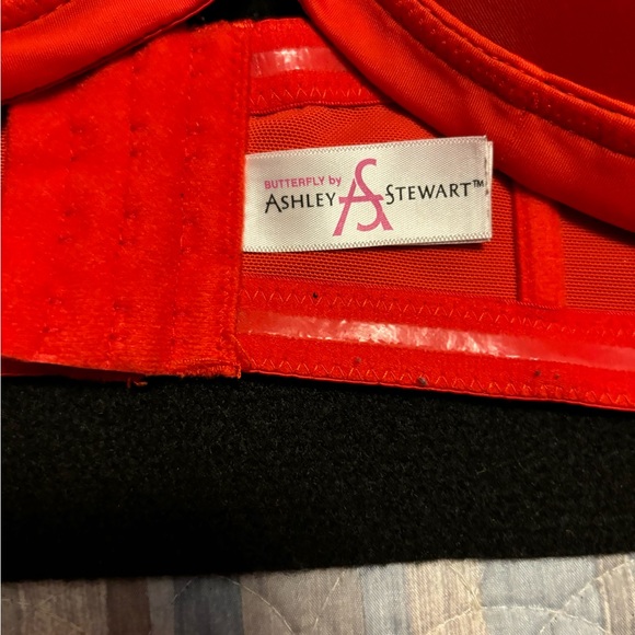 Red - Picture 2 of 3